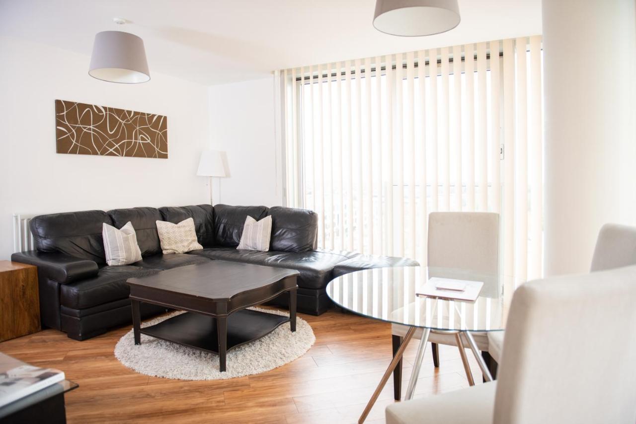City Stay Apartments - Hub Милтон-Кейнс Экстерьер фото