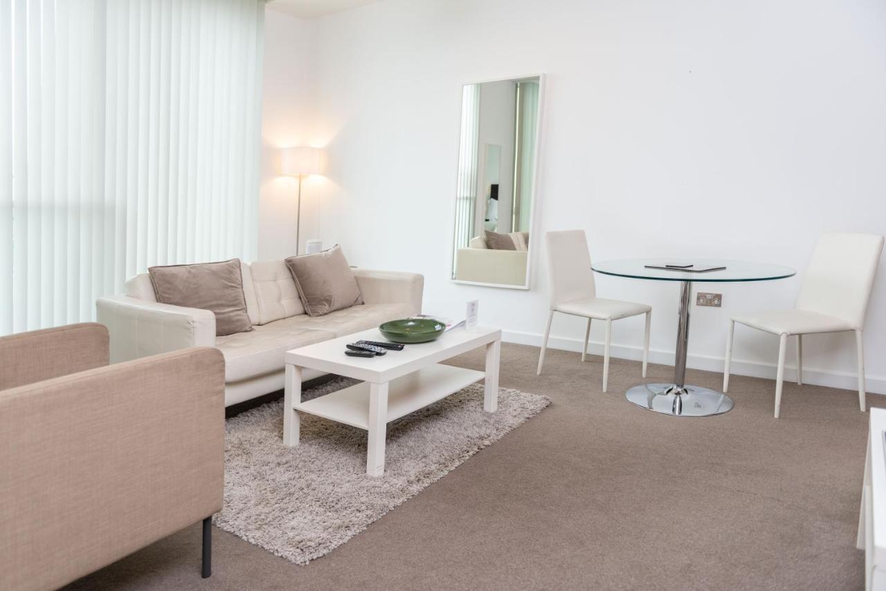 City Stay Apartments - Hub Милтон-Кейнс Экстерьер фото