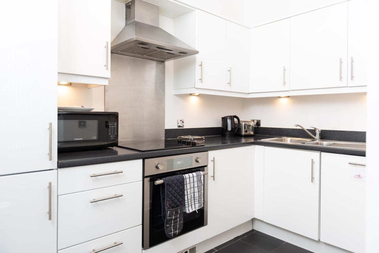 City Stay Apartments - Hub Милтон-Кейнс Экстерьер фото