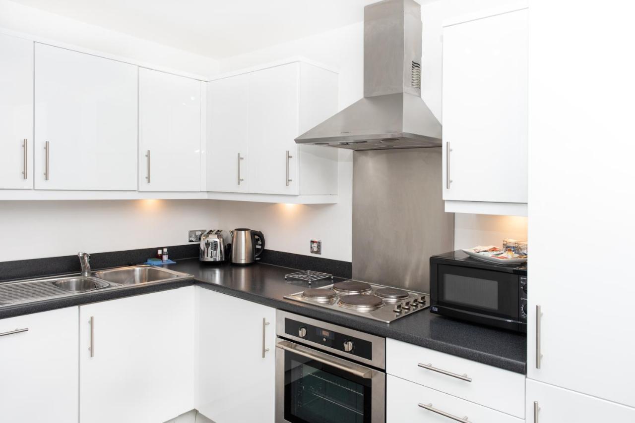 City Stay Apartments - Hub Милтон-Кейнс Экстерьер фото