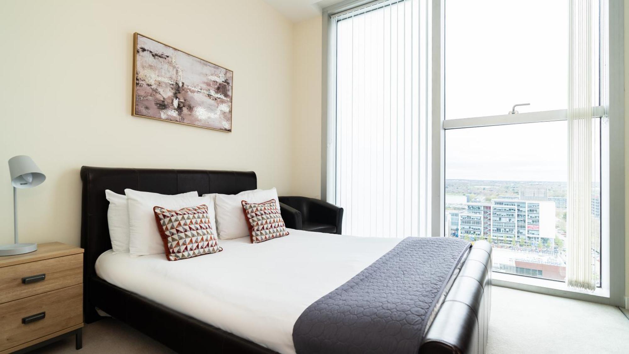 City Stay Apartments - Hub Милтон-Кейнс Экстерьер фото