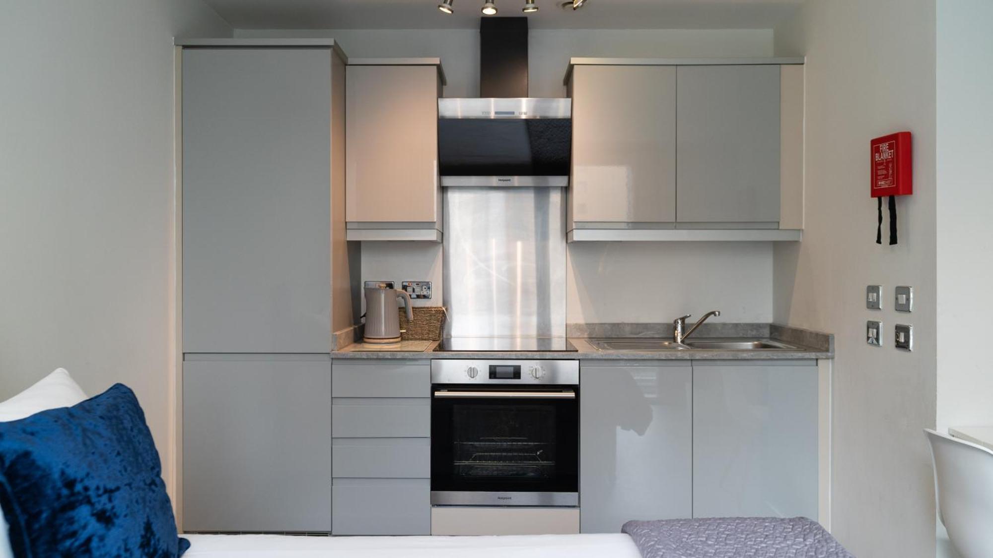 City Stay Apartments - Hub Милтон-Кейнс Экстерьер фото
