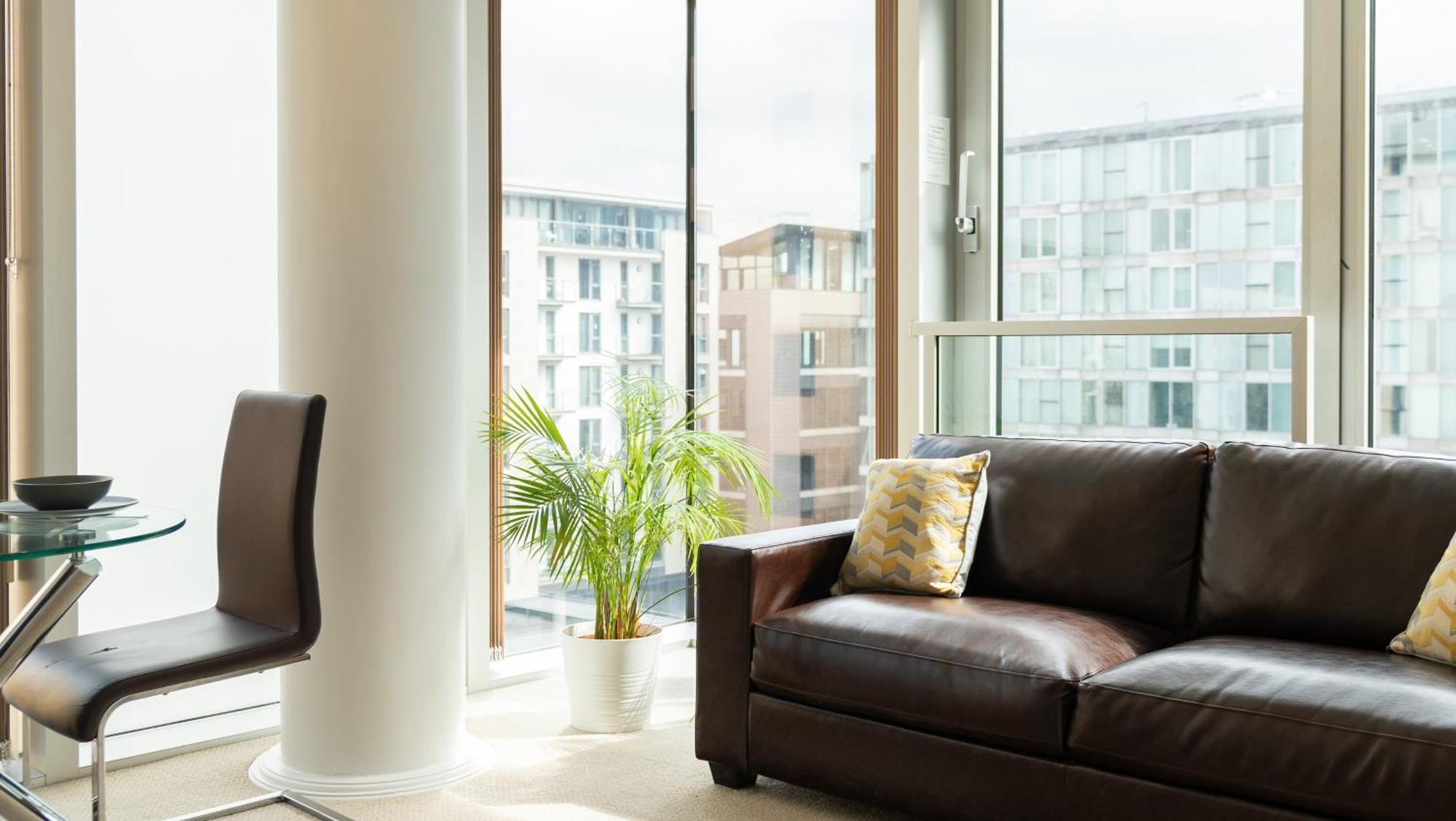 City Stay Apartments - Hub Милтон-Кейнс Экстерьер фото